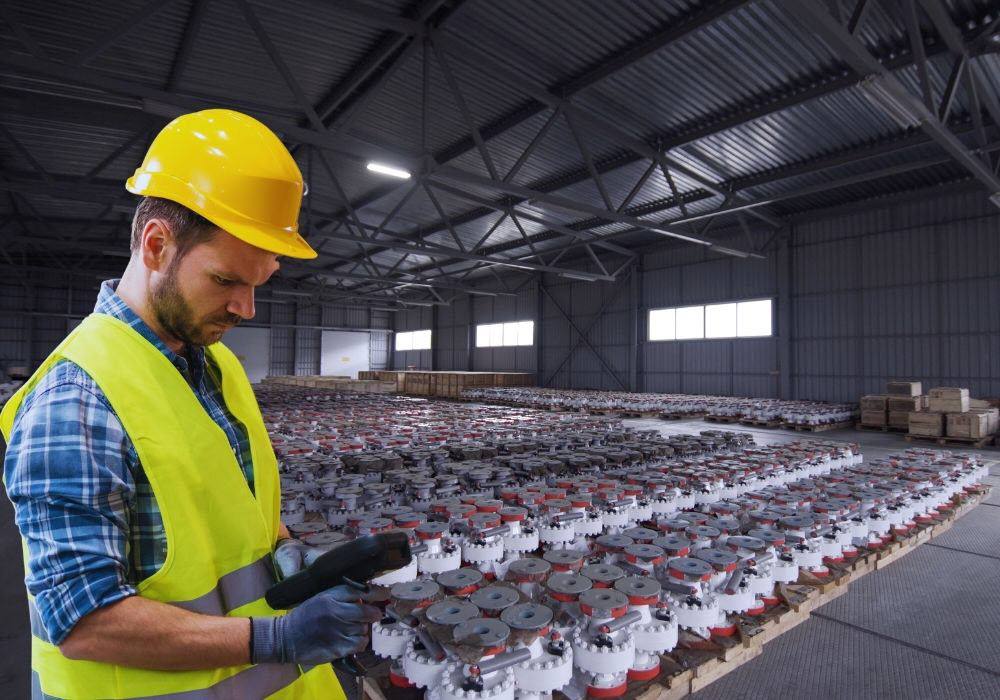 Revolutionize Manufacturing with SmartX HUB’s Cloud-Based RFID Platform 18 Iot RFID CMMS Inspection 1000 x 700 t31 044